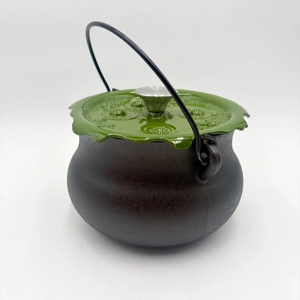Smith & Clark 4QT Cast Iron Cauldron Witches Brew Bubbling Lid Green Halloween